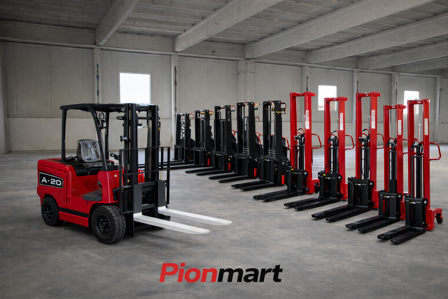 Megérkezett az raklapemelőgép és raklapmozgató gép nyitókészletünk Ceglédre!